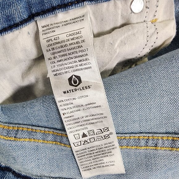 Signature Levi Strauss Womens 26 Mid Rise Skinny Distressed Denim Jeans - Picture 6 of 13